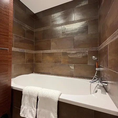 Quiet 3 Bedrooms Apt, 30 Min From Paris Centre